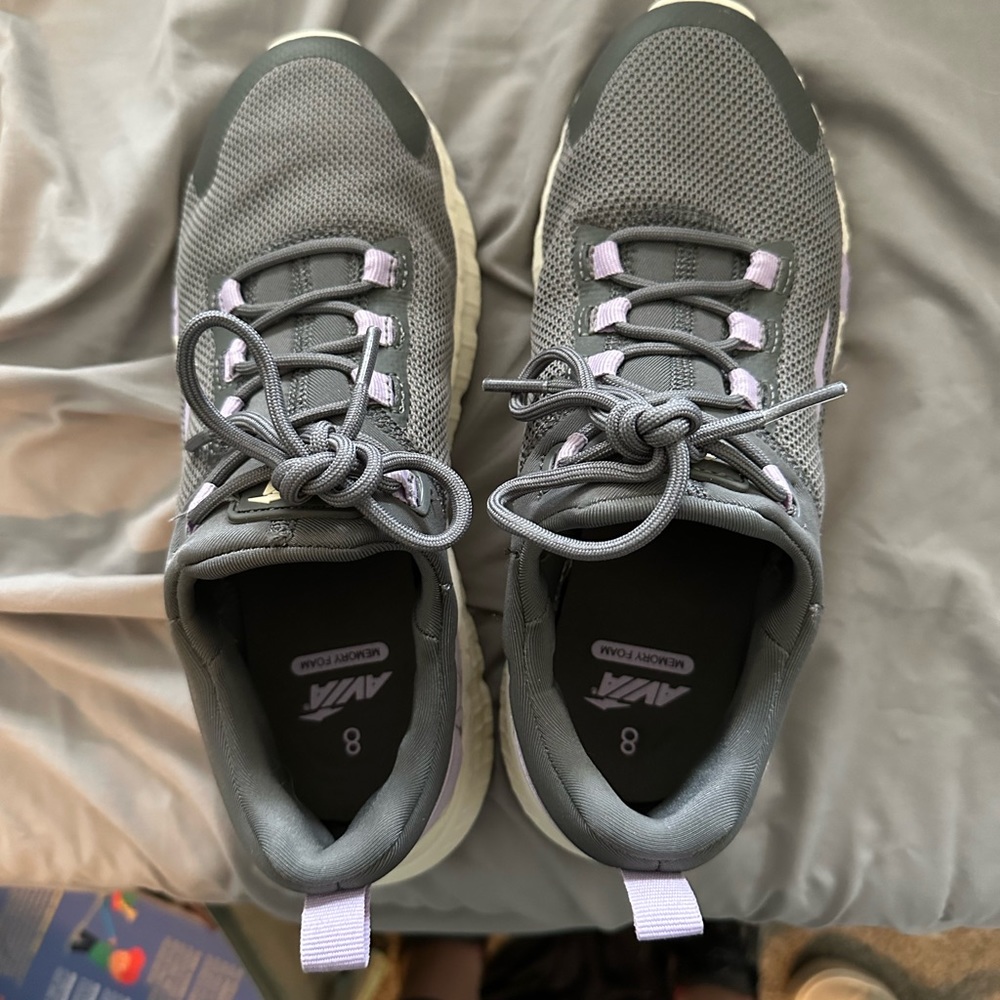 Avia Tennis Shoes - Size 8